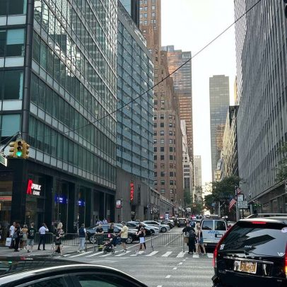Atirador dispara em avenida movimentada de Nova York e causa pânico geral