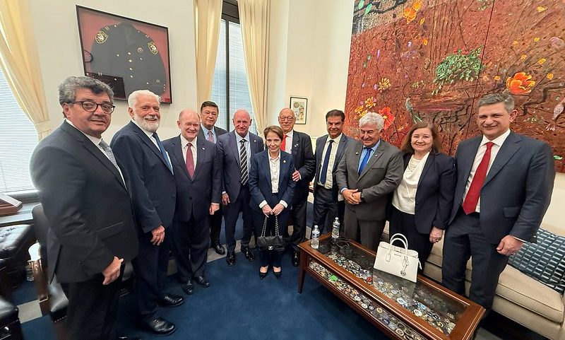 Comitiva de senadores que foi ao Estados Unidos, entre eles Tereza Cristina (PP-MS), Jaques Wagner (PT-BA) e Nelsinho Trad (PSD-MS) (Foto: Reprodução/Divulgação)