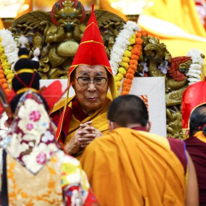 Dalai Lama completa 90 anos e tenta evitar influência da China em sua sucessão