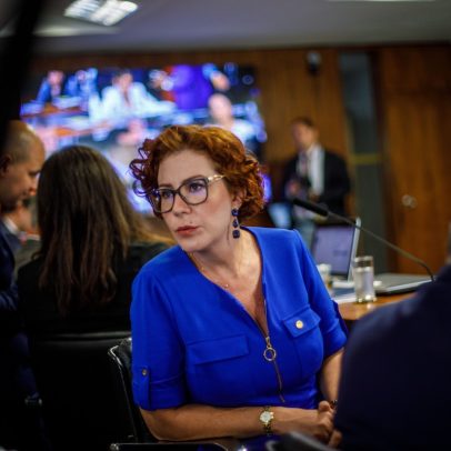 Carla Zambelli desaparece do cenário político e gera especulações sobre seu paradeiro