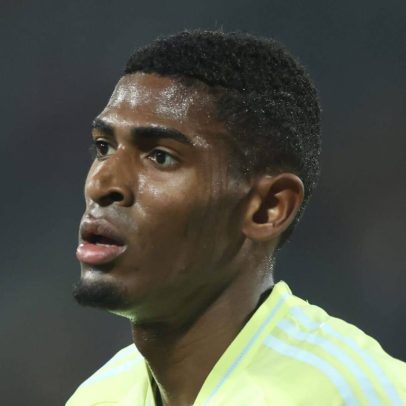 Arsenal avança nas negociações para contratar Cristhian Mosquera, do Valencia