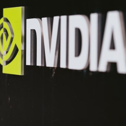 Nvidia lança chips B300 e atrai atenção global por suas inovações tecnológicas