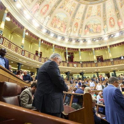 Congresso encerra atividades e população celebra merecido descanso