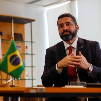 Presidente dos Correios renuncia e se reúne com Lula para oficializar saída