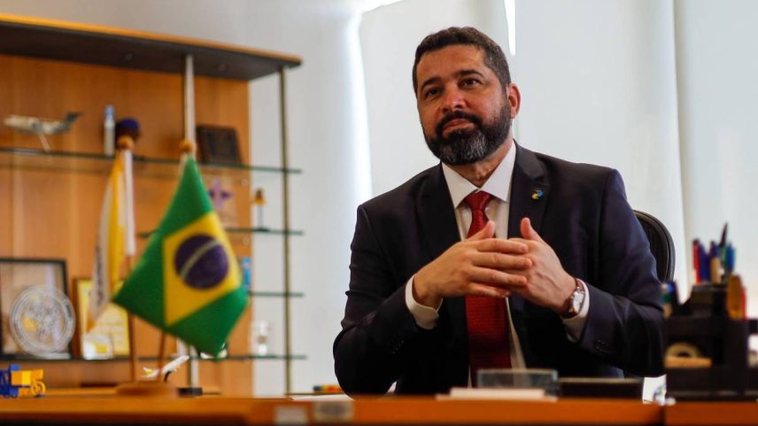 Fabiano Silva dos Santos, presidente dos Correios, entregou carta de demissão no Palácio do Planalto nesta sexta-feira (4) (Foto: Fernando Donasci/Divulgação)
