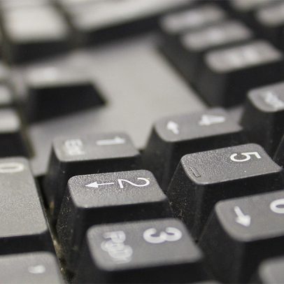 Setor público prioriza tecnologia estrangeira em vez de investir em ciência nacional
