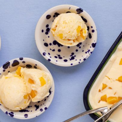 Prepare um delicioso yogur helado caseiro de melocotão para o verão