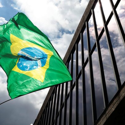 Gavekal aponta tendência de direita nas eleições de 2026 e impacto na bolsa
