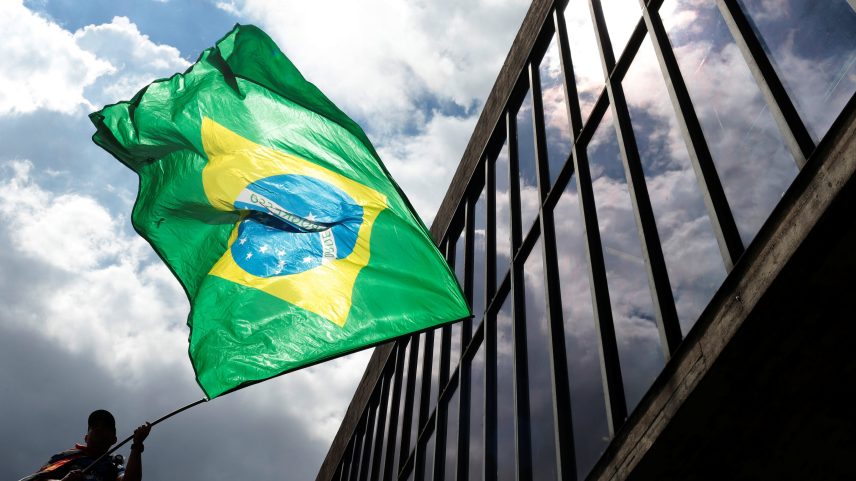 A política tem pouco efeito nos mercados dos EUA, mas é central na América Latina (Foto: Leonardo Benassatto/Reuters)