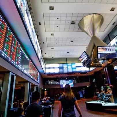 Ibovespa e dólar sobem com novas atualizações sobre o IOF e dados do emprego