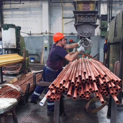 Tarifa de Trump provoca queda histórica de 22% no mercado de cobre