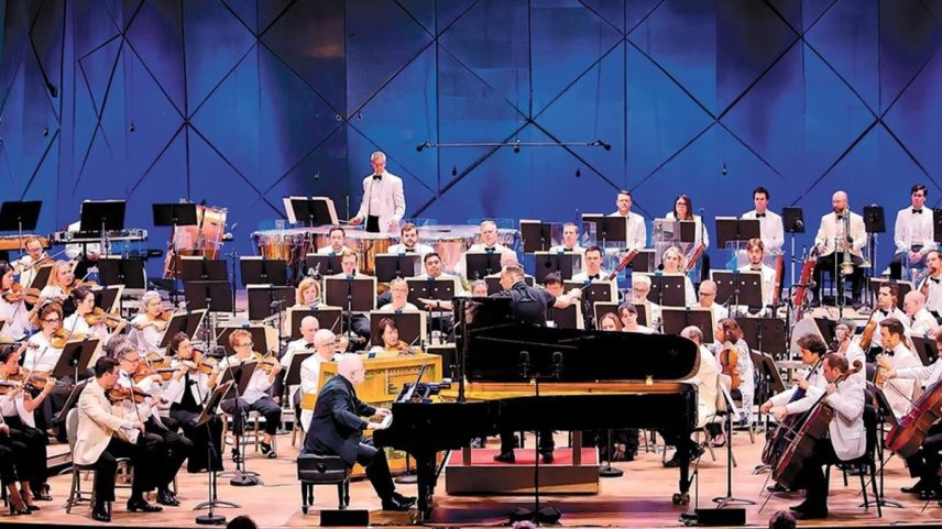 Solista da Orquestra Sinfônica de Boston, o pianista Emanuel Ax executa o primeiro concerto de John Williams (Foto: Divulgação/Boston Symphony Orchestra)