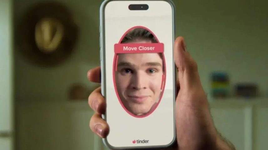 Selfie com o próprio app para evitar golpistas (Foto: Tinder/Divulgação)
