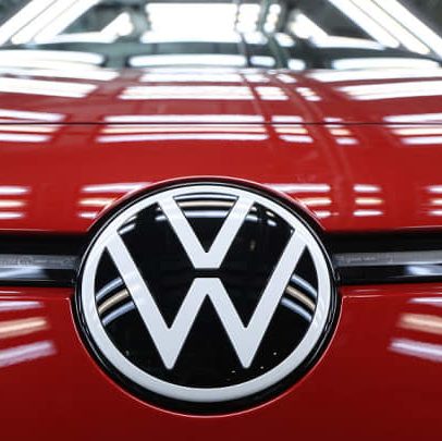 Volkswagen reduz previsões após prejuízo de R$ 1,5 bilhão com tarifas dos EUA