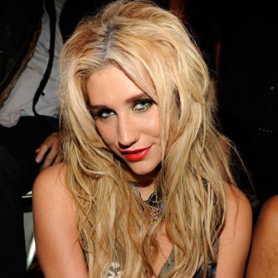 Kesha brilha como ícone pop em um ano histórico para a música em 2010