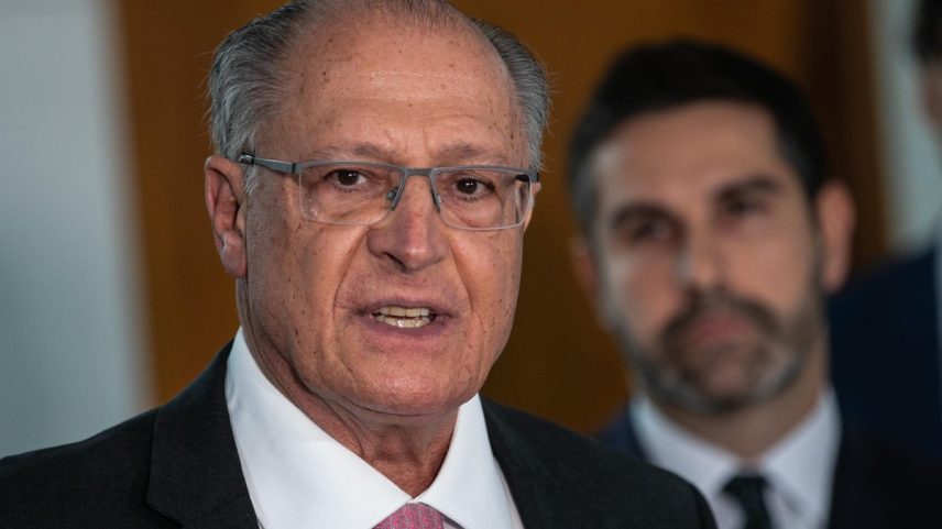 Vice-presidente Geraldo Alckmin fala sobre tarifas de Trump após reunião com empresários (Foto: Brenno Carvalho/Agência O Globo)