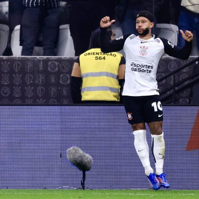 Memphis menciona polêmicas após marcar gol decisivo no dérbi