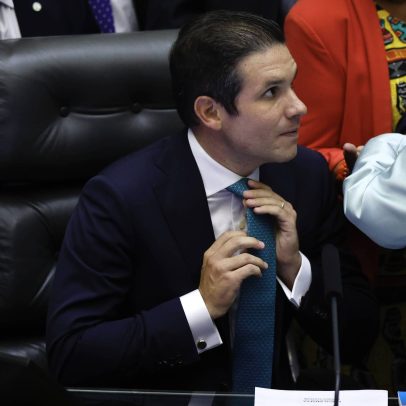 Câmara registra gasto recorde de R$ 1 bi com funcionários sem controle de presença