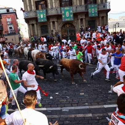 Homem é ferido e outros sete ficam machucados em corrida de touros na Espanha