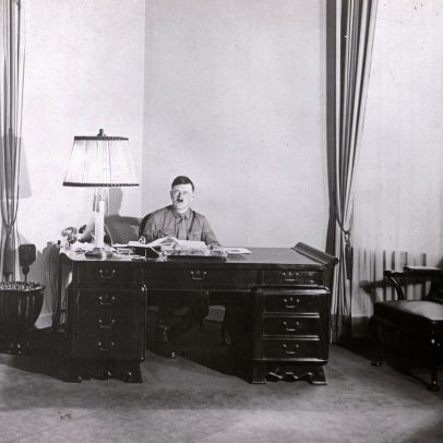Hitler descobre que seus desenhos não têm valor artístico reconhecido