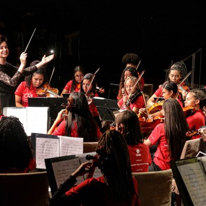 Jovens da Orquestra Sinfônica Chiquinha Gonzaga encantam público em Portugal