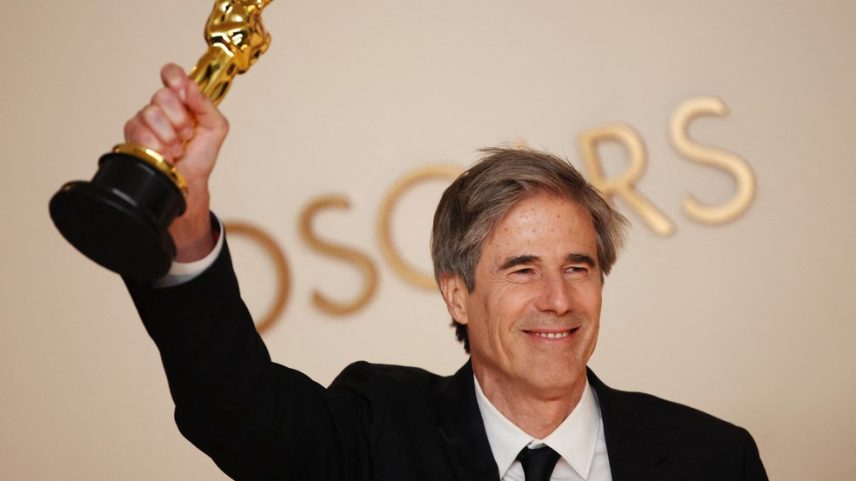 Walter Salles após levar o Oscar de melhor filme internacional (Foto: REUTERS/Daniel Cole)