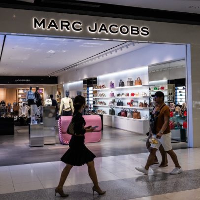 Grupo LVMH considera vender a marca Marc Jacobs, dona da Louis Vuitton