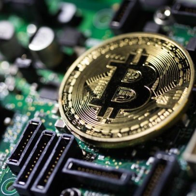 Minerador de bitcoin fatura mais de R$ 2 milhões ao concluir processo solo