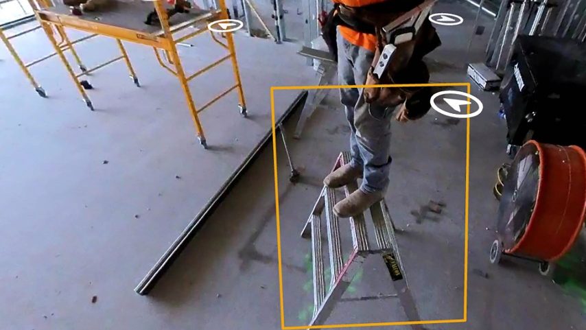 Uma imagem de IA destacando uma preocupação de segurança em um canteiro de obras. (Foto: DroneDeploy)