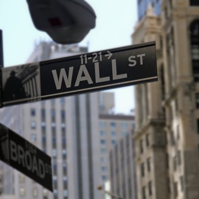 Futuros do Dow sobem com acordo entre EUA e Japão e expectativa de balanços financeiros