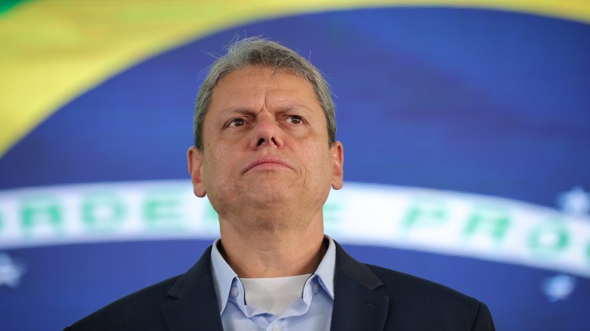 Tarcísio é acusado pelo bolsonarismo de ser centrão e pela esquerda de ser radical (Foto: Pablo Jacob/Governo de São Paulo)