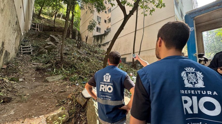 Subprefeitura da Zona Sul embarga obra com corte de árvores sem autorização na Rua Santa Clara, em Copacabana (Foto: Divulgação/Subprefeitura da Zona Sul)