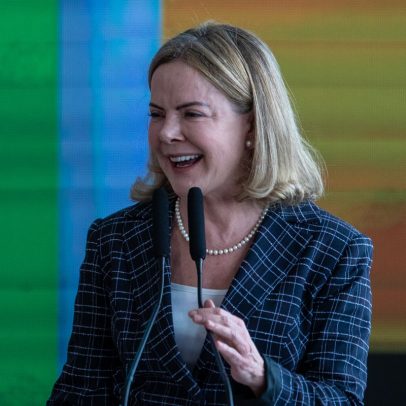 Gleisi critica Tarcísio e questiona sua autoridade para falar sobre pacificação