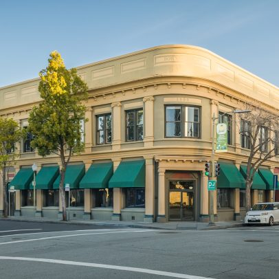 Galleristas da geração millennial e Z buscam redefinir sucesso com nova galeria em Palo Alto