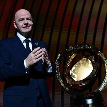 Troféu da Copa do Mundo de Clubes exibe três erros gravados a laser