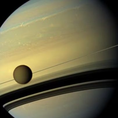 Veja como observar o 'buraco negro' de Saturno a partir da Terra