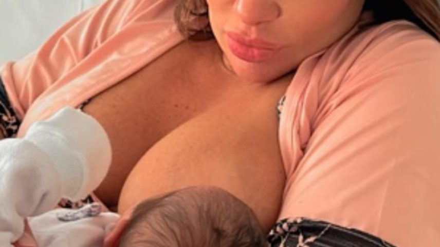 Danúbia Rangel, presa em maternidade na Barra da Tijuca, amamenta a filha (Foto: Reprodução de Instagram)