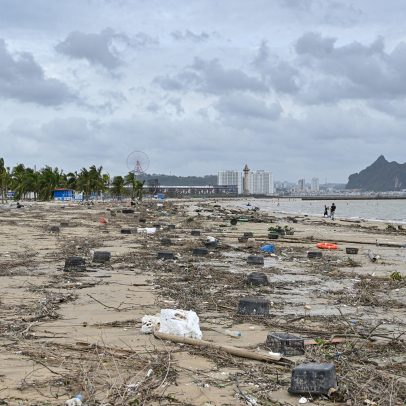 Mais de 280 mil pessoas são evacuadas em Xangai por causa do tufão Co-may