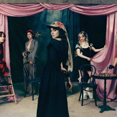 The Last Dinner Party lança álbum 'From The Pyre' com sonoridade mais sombria