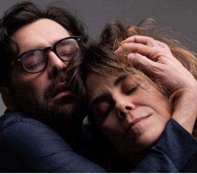 Casal une realidade e ficção no teatro com a peça 'Prazeroso'