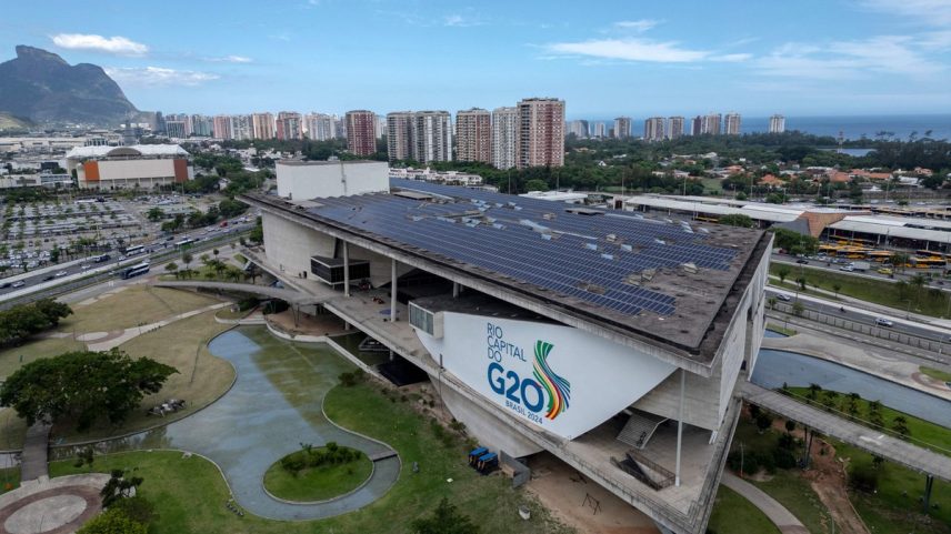 Cidade das Artes com a logo do G20 — Foto: Mauro Pimentel/AFP