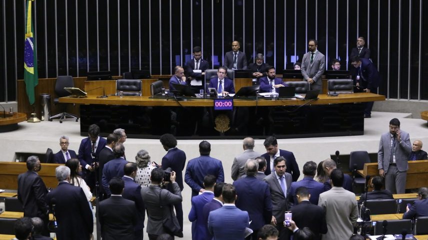 Penário da Câmara aprovou projeto que altera regras de licenciamento ambiental na madrugada desta quinta-feira (Foto: Kayo Magalhães / Câmara dos Deputados)