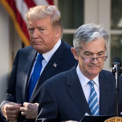Trump exige renúncia imediata de Powell por suposta enganação ao Congresso
