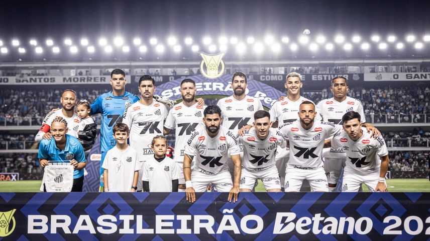 Neymar com a família em jogo do Santos (Foto: Raul Baretta/Santos)