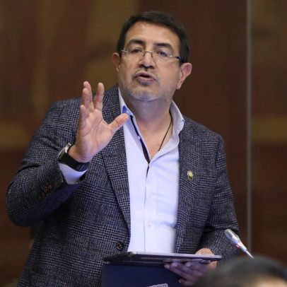 Legislador correísta é denunciado por abuso sexual e propõe redução da idade de consentimento