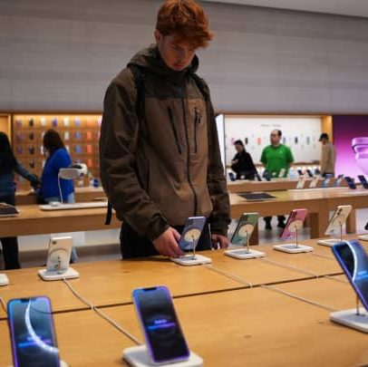 Jefferies eleva recomendação da Apple para 'manter' e prevê estabilidade nas ações