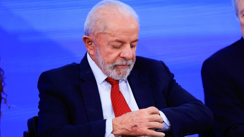 O presidente da República Luiz Inácio Lula da Silva deveria estar criando condições para um diálogo com os americanos em vez de colocar lenha na fogueira (Foto: Wilton Júnior/Estadão)