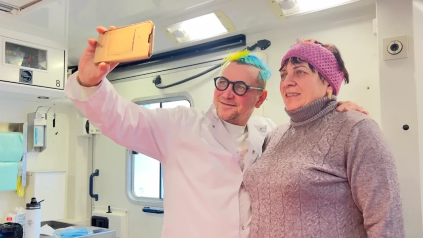 Dr. Baksheiev realizou mais de 1.000 exames ginecológicos em sua ambulância móvel desde 2022 (Foto: Serhii Baksheiev)