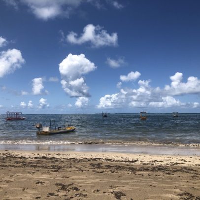 Mar recua antes de tsunami e revela fenômeno natural surpreendente