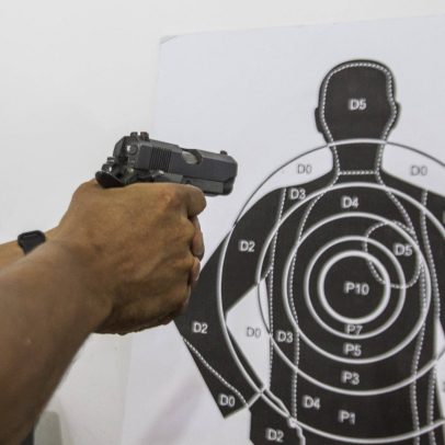 Queda de 91% na compra de armas sob Lula, mas fuzis aumentam em 2025